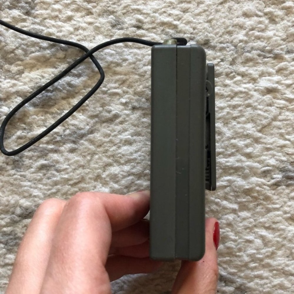 Mini Wireless Remote Microphone System - Picture 6 of 7